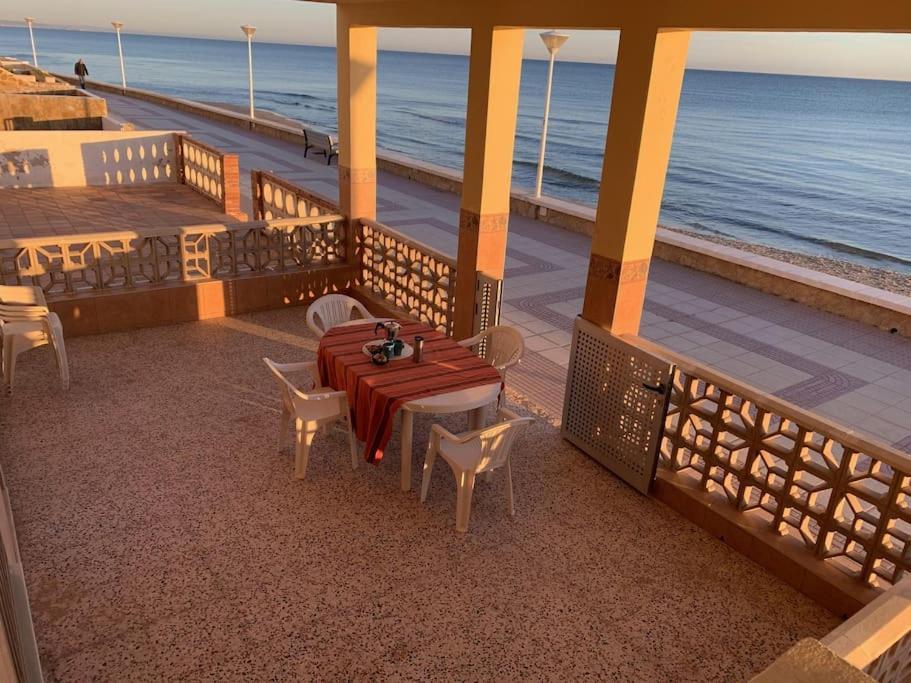 Beachfront House Piles Exterior foto